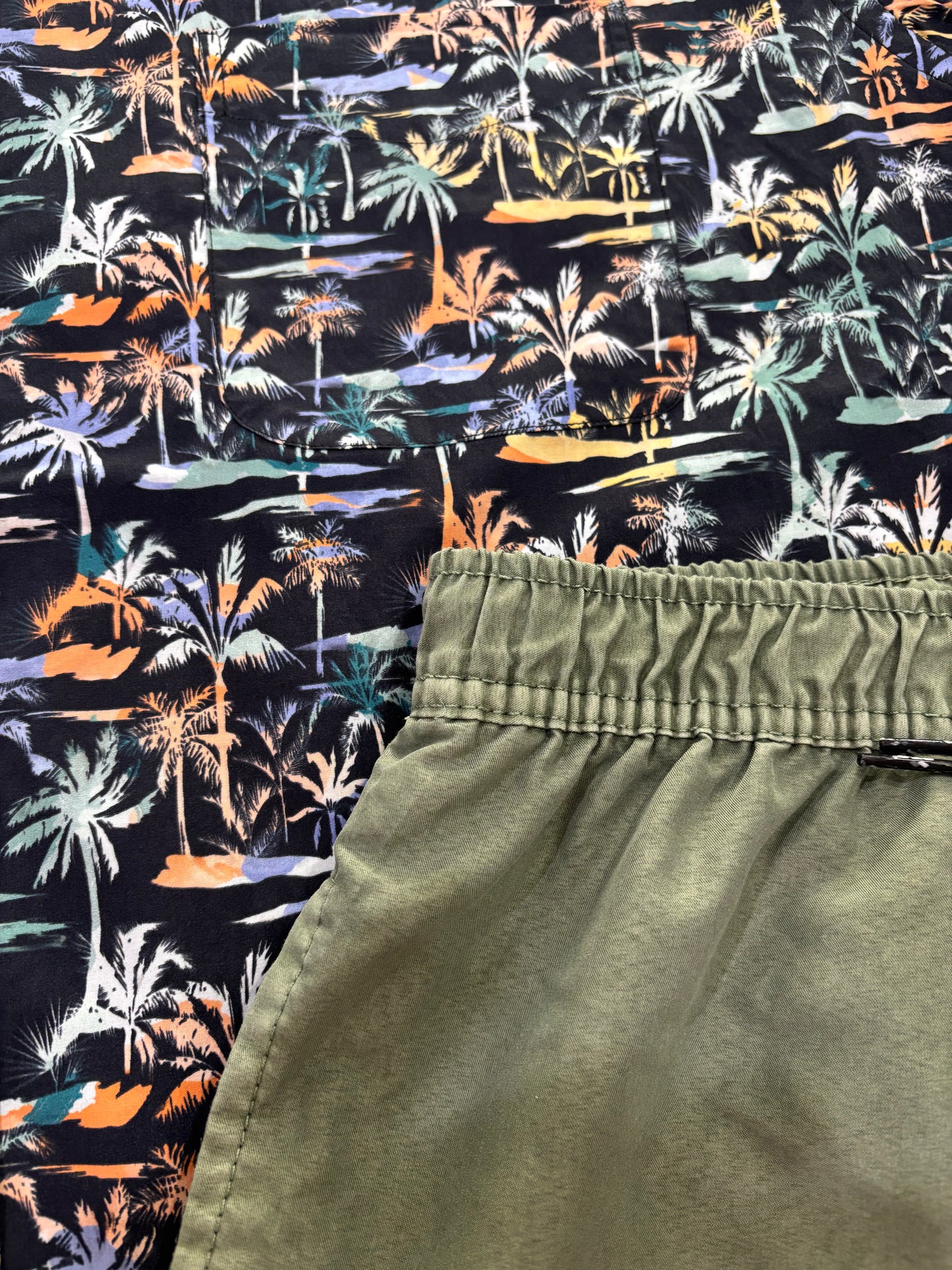 Palm Print S/S Button Up